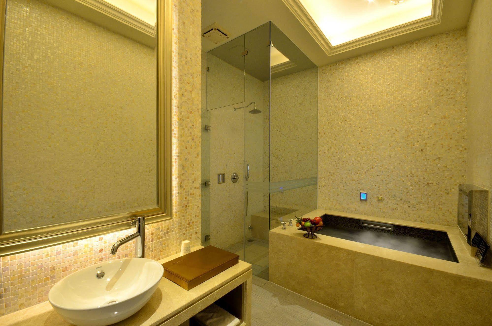 Hea Duenn Motel 台中市 エクステリア 写真