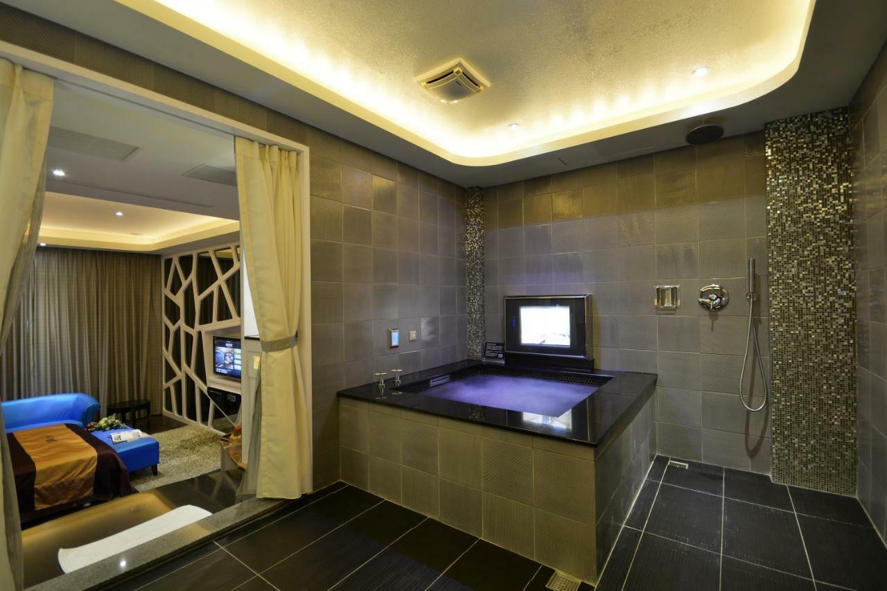Hea Duenn Motel 台中市 エクステリア 写真