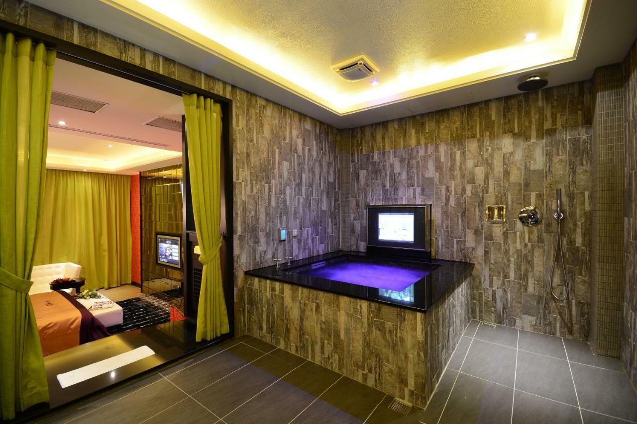 Hea Duenn Motel 台中市 エクステリア 写真